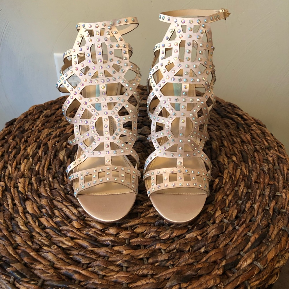 BLUE by Betsy Johnson Heels